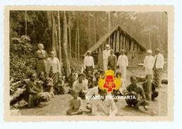Para transmigran dari Yogya berada di tempat pemindahan di Trimadadi baru 4 bulan lamanya.