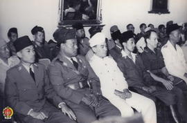 Panglima Besar Jenderal Soedirman dan Para Petinggi Militer lainnya menghadiri Sidang Pleno Komit...