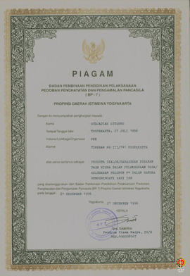 Piagam penghargaan dari Kepala BP-7 DIY diberikan kepada peserta Dialog/Sarasehan Peranan Dasa Wi...