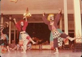 Pementasan sendratari “Kembang Wijaya Kusuma” dari kontingen Kabupaten Dati II Kulon Progo