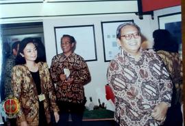 Kepala DIPENDA Provinsi DIY Ir.Tri Martini dan Asisten Ekonomi dan Pembangunan Setwilda Provinsi ...