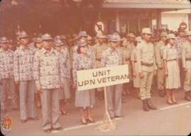 Barisan peserta upacara dari unit Veteran.