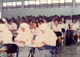 Pelajar Se-DIY sedang mengikuti sarasehan remaja program paket liburan, Menyambut Hari Cinta Satw...