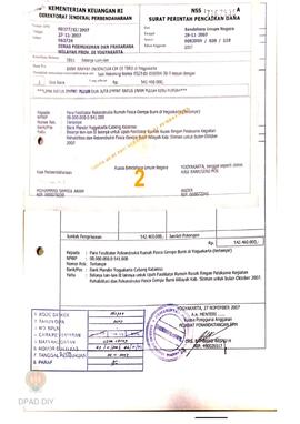 Surat Perintah Pencairan Dana kepada para Fasilitator Rekonstruksi Rumah Pasca Gempa Bumi di Yogy...