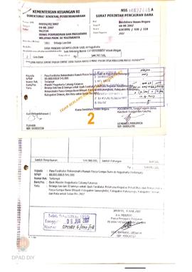 Surat Perintah Pencairan Dana kepada para Fasilitator Rekonstruksi Rumah Pasca Gempa Bumi di Yogy...